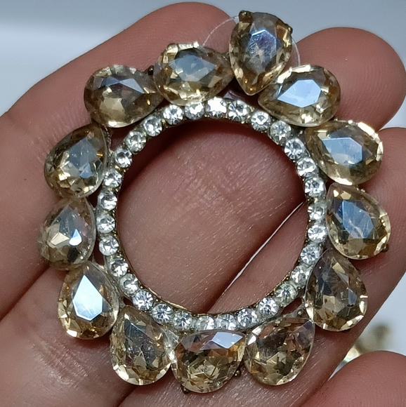 Earrings - Picture 4 of 7